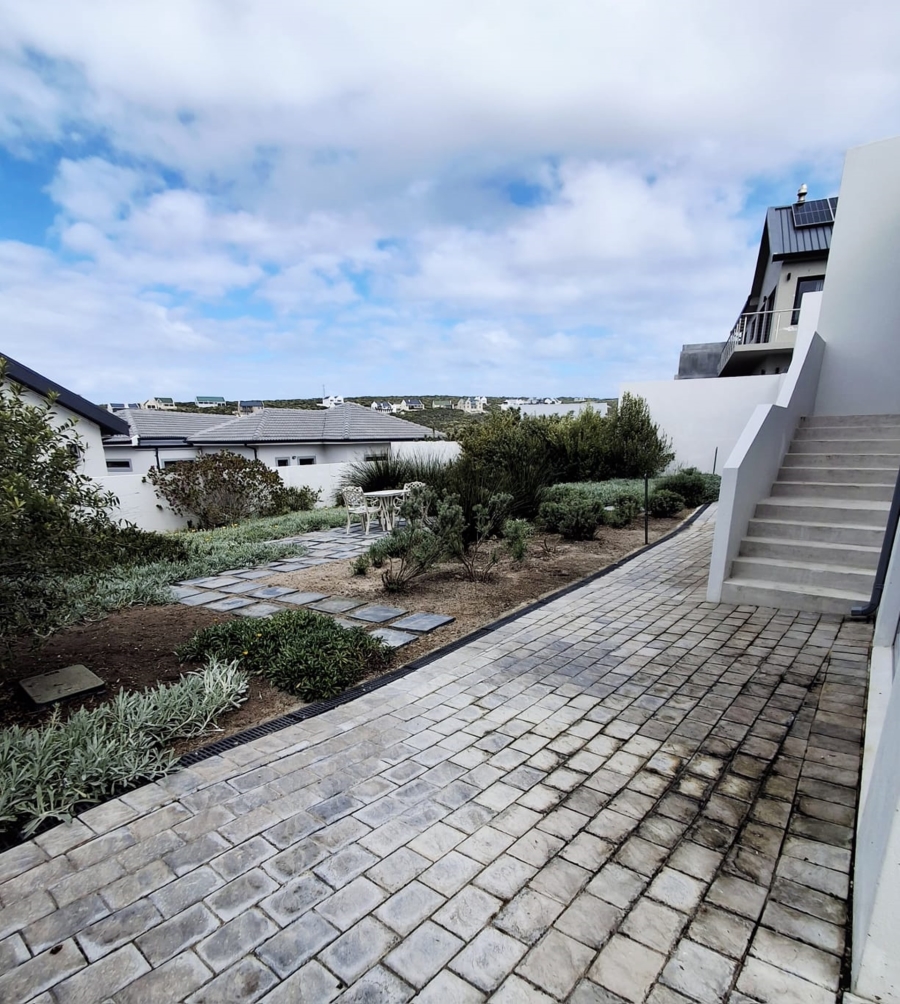4 Bedroom Property for Sale in Struisbaai Western Cape